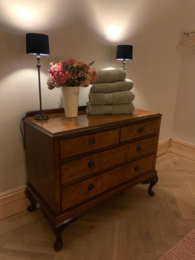 Private Apartment - 3 Bedrooms ハロゲート エクステリア 写真